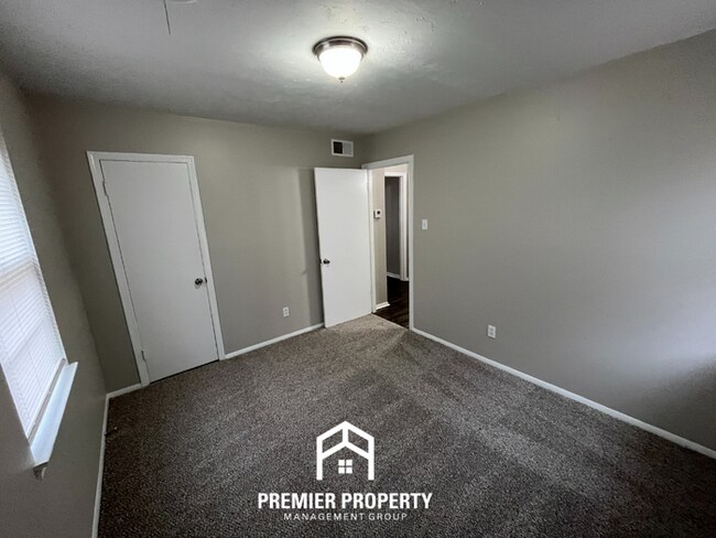 Building Photo - 2983 Cherry Rd