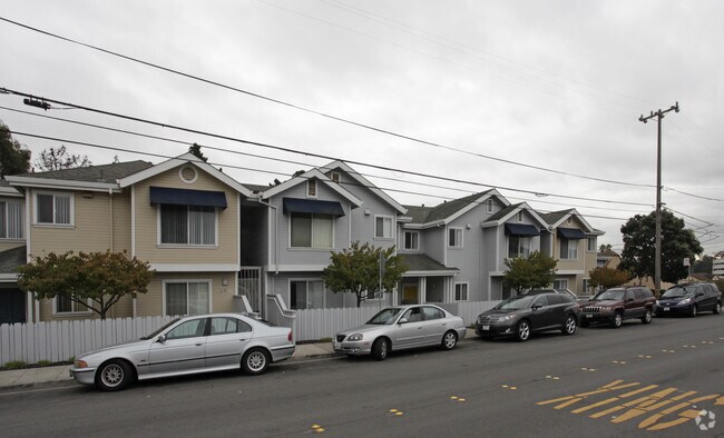 Building Photo - Colma Ridge