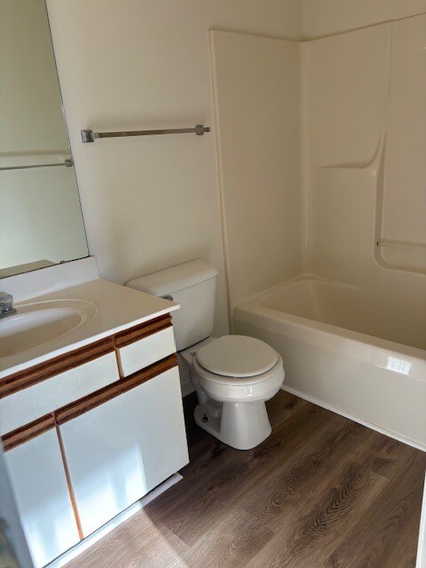 Building Photo - 2280 Andover Dr