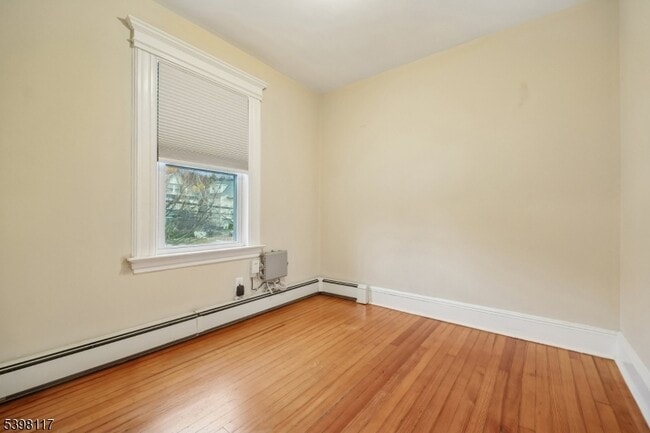 Building Photo - 159 Valley Rd