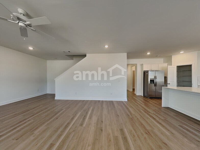 Building Photo - 425 Hickory Pointe Rd