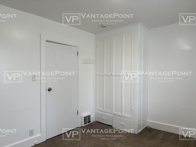 Building Photo - 700 S Baird St