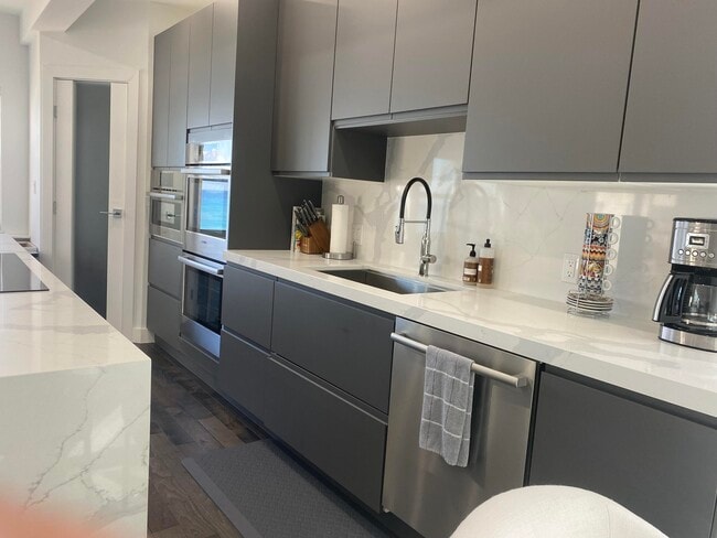 Building Photo - 3520 S Ocean Blvd