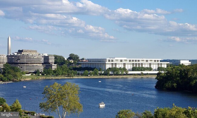 Building Photo - 700 New Hampshire Ave NW