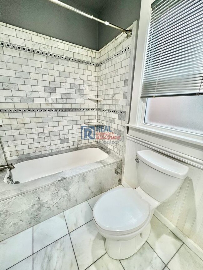 Building Photo - 594 S Ogden St