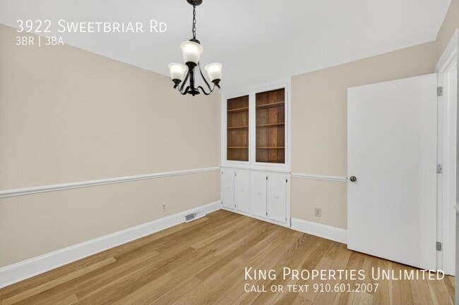 Building Photo - 3922 Sweetbriar Rd