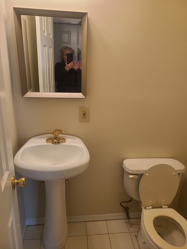 Building Photo - 1223 N Albright Ave