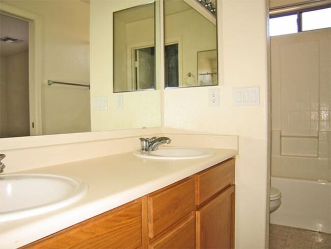 Building Photo - 3 Bedroom 2 bath single family home in CAM...