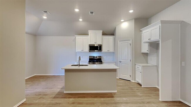 Building Photo - 12704 Elba Dr