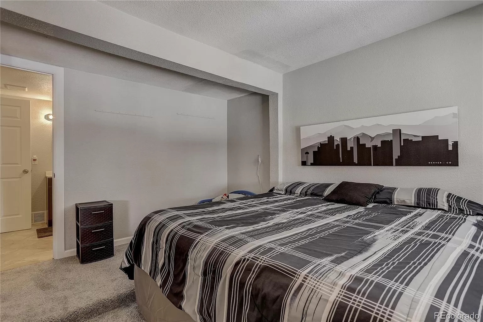 Master bedroom - 4161 Milwaukee St
