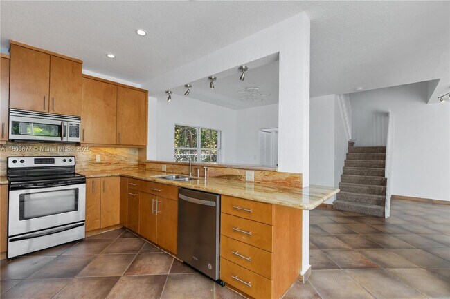 Building Photo - 935 Corkwood St