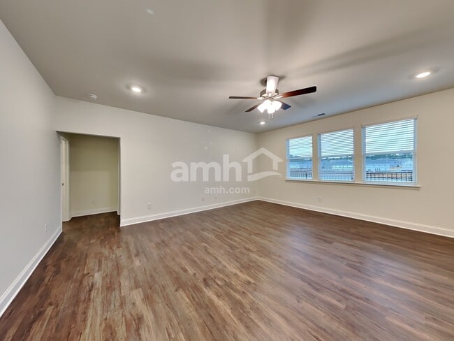 Building Photo - 2003 Windsor Park Ave