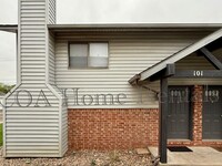 Building Photo - West Side Townhome