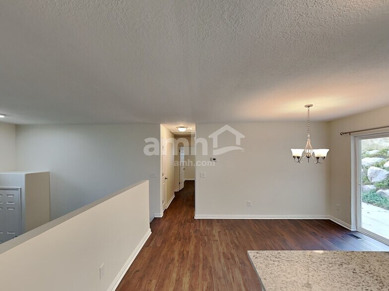 Building Photo - 3327 N 1050 E