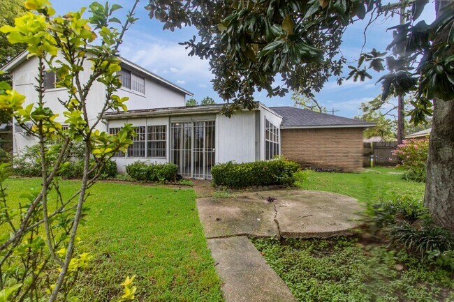 Building Photo - 6602 Indian Lake Dr