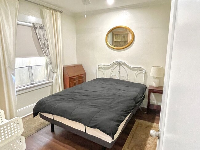 Building Photo - Woodstock area, 1 bedroom, 1 bath with finished basement