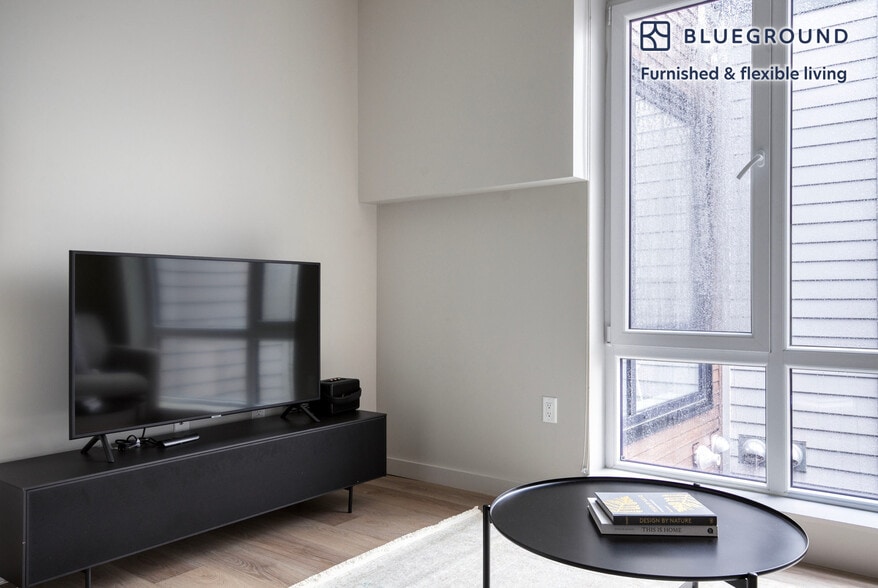 Building Photo - 1550 Soldiers Field Rd