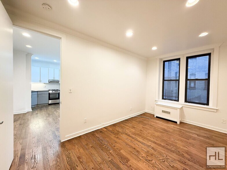 Building Photo - EASTERN PARKWAY / Crown Heights 1-Bed 1-Bath