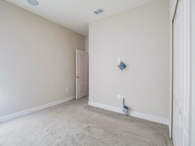 Building Photo - 9405 Serapis Wy
