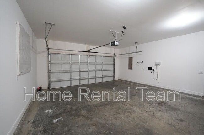 Building Photo - 75 Sailmaker Ln