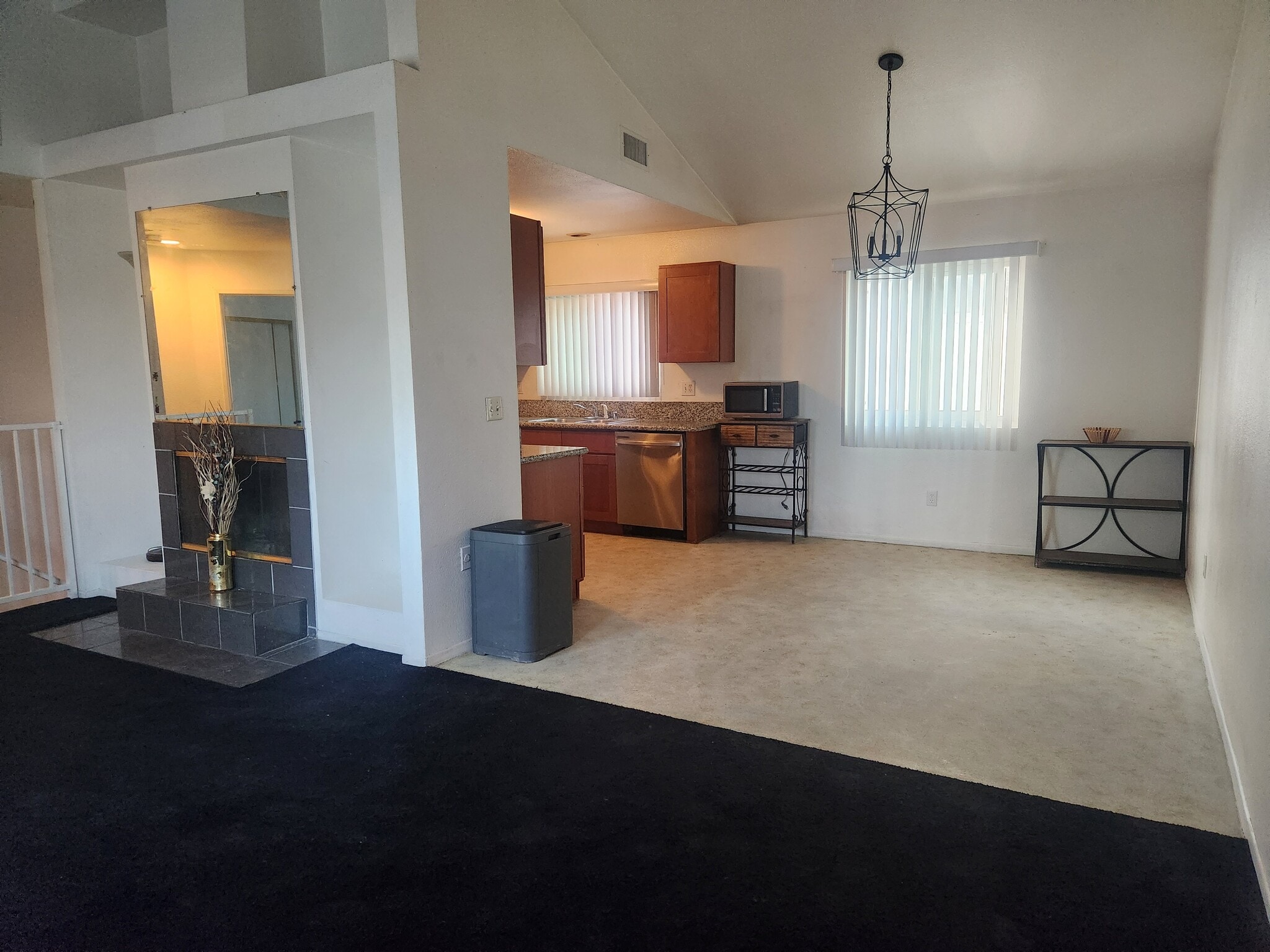 iving to dining, kitchen - 625 S Osage Ave