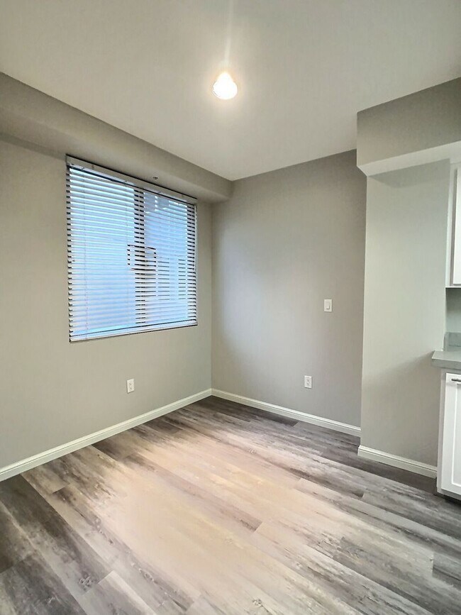 Building Photo - Huge 2 Bedroom/2 Bath Condo at Park Townsend in Downtown San Jose