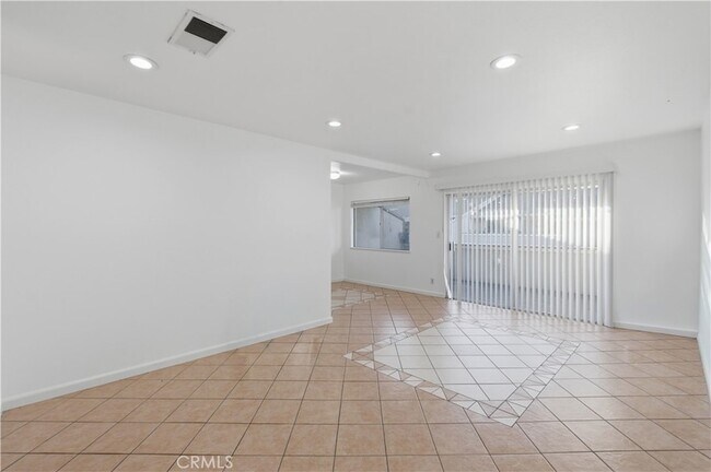 Building Photo - 1250 S Brookhurst St