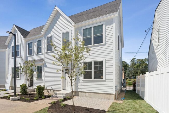 Building Photo - 3 Hoxton Ln