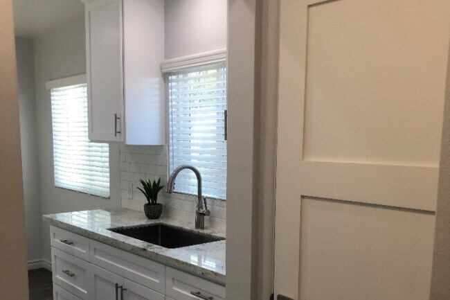 Building Photo - Faircrest Apartments