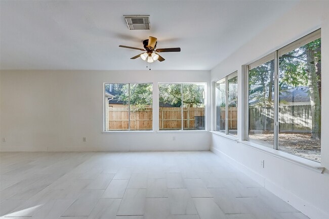 Building Photo - 21892 Silver Oak Ct