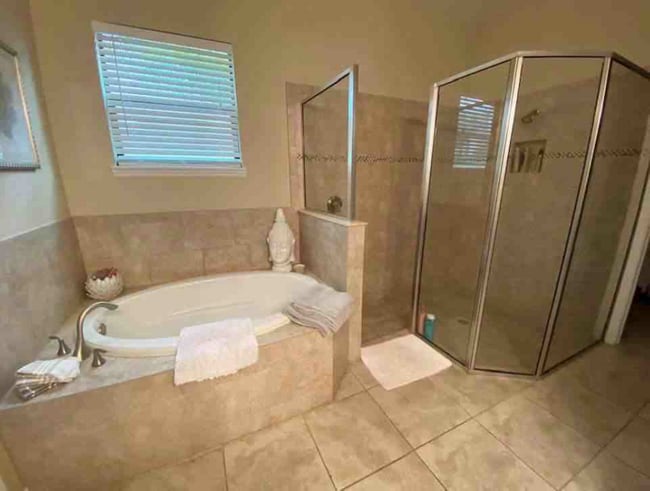 Building Photo - 5727 Title Row Dr