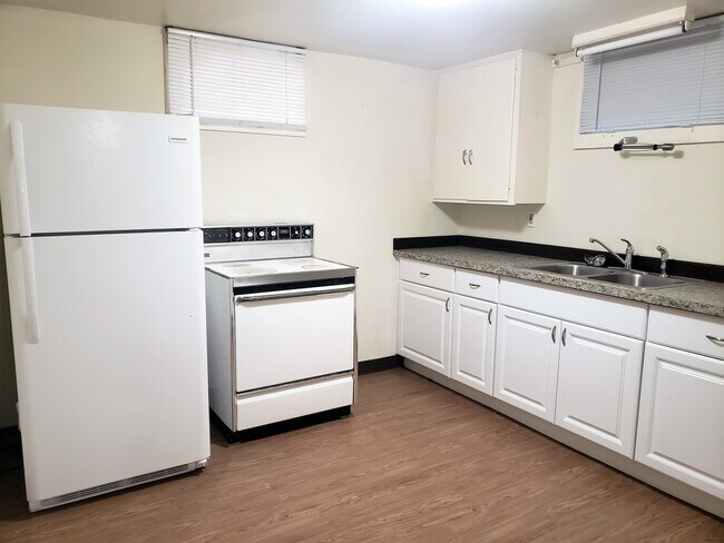 Building Photo - r1186t