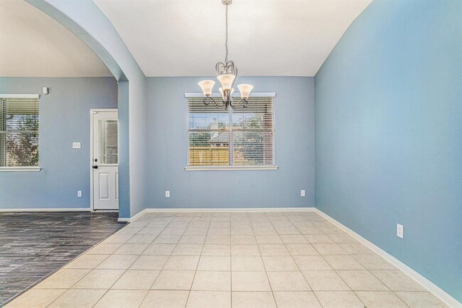 Building Photo - 1753 Silver Bend Dr