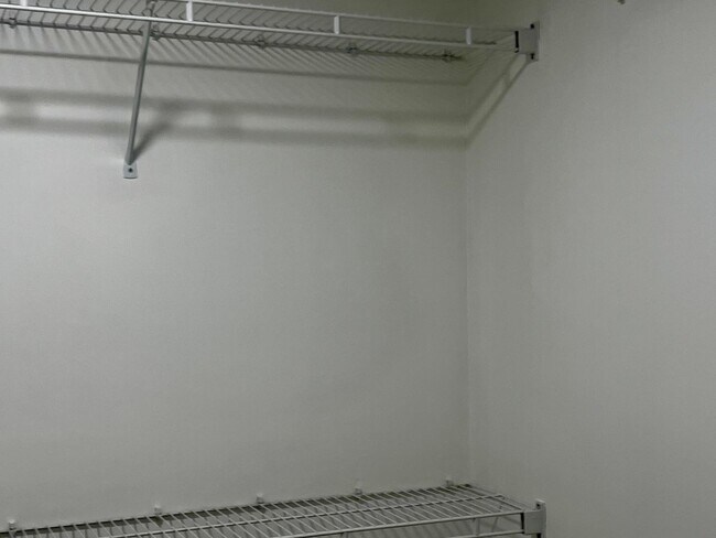 Building Photo - 95 Oakwood Dr