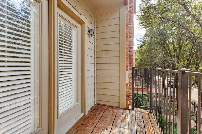 Building Photo - 3610 Gillespie St