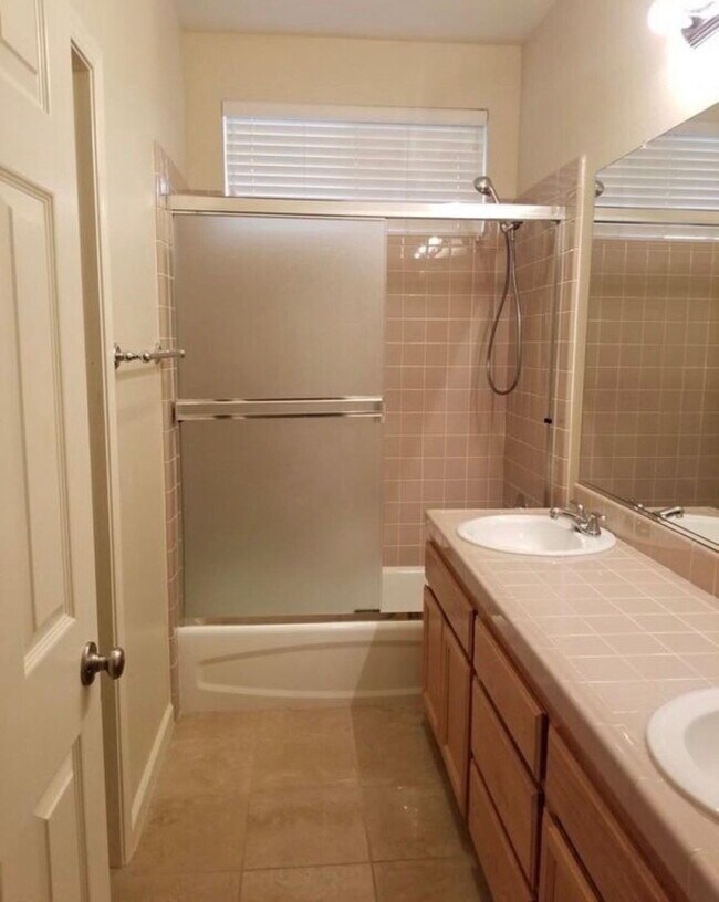 Building Photo - Beautiful 5bd 3.5 Baths House for Rent in Empire Ranch Folsom