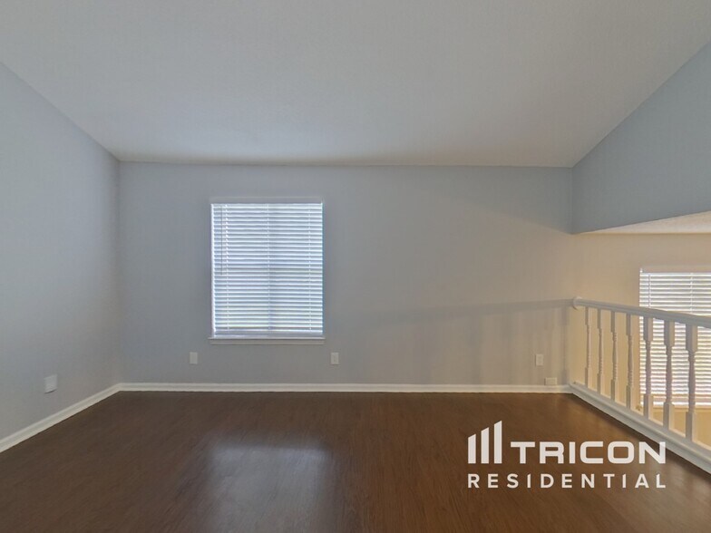 Building Photo - 3539 Oak Leaf Ct