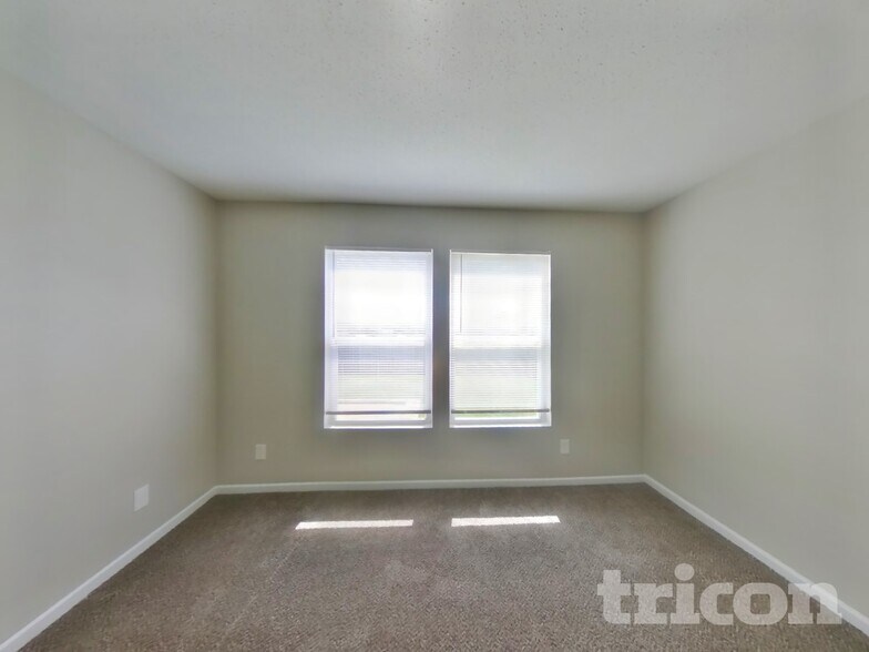 Building Photo - 2869 Ludwig Dr