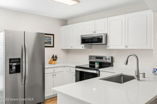 Building Photo - 1030 Luminary Cir