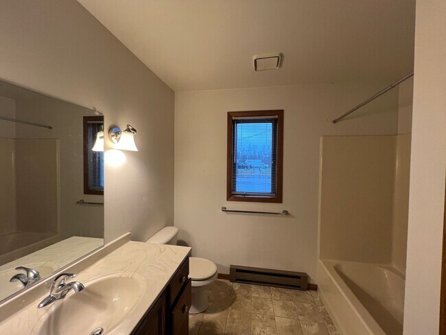 Building Photo - 632-638 S 44th Avenue