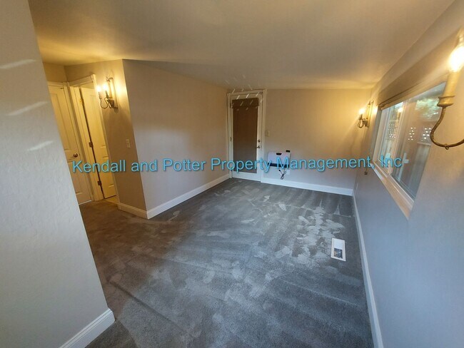 Building Photo - 5737 Soquel Dr