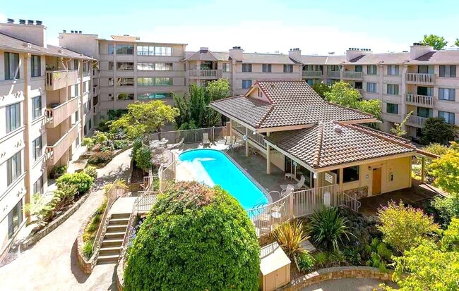 Building Photo - 1400 Carpentier St