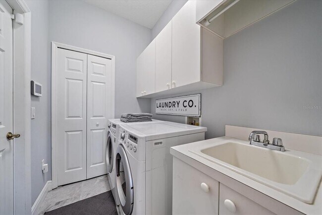 Building Photo - 8015 Spring Marsh Dr
