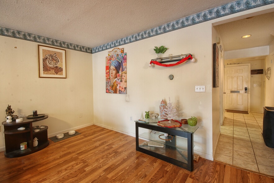 Building Photo - 67 Maryland Rd