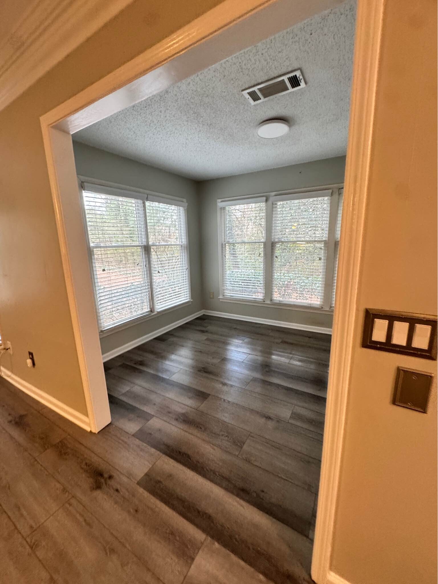 Building Photo - 601 Abingdon Way