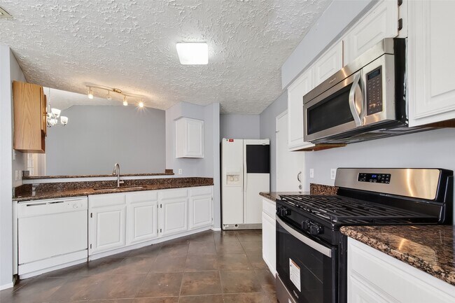 Building Photo - 319 Richvale Ln