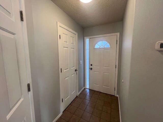 Building Photo - 3 Bed 2.5 Bath in Boise!