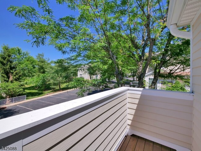 Building Photo - 9 Teal Ln