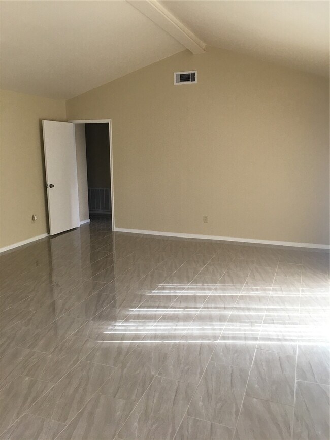 Building Photo - 4331 Smooth Oak Ln