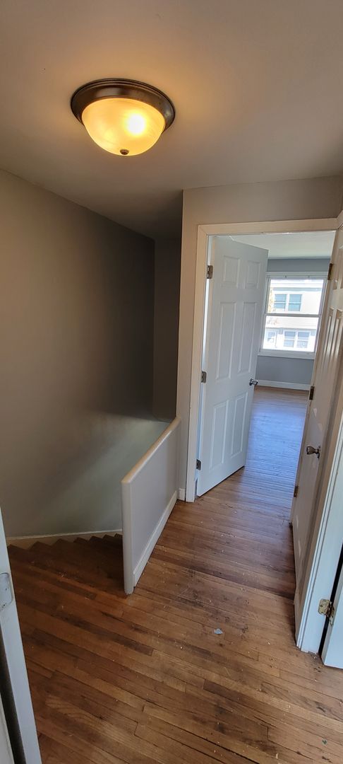 Building Photo - 3 Bed 1 Bath Townhouse